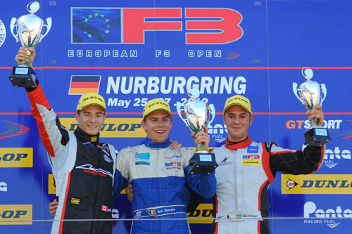 Sam Dejonghe podium